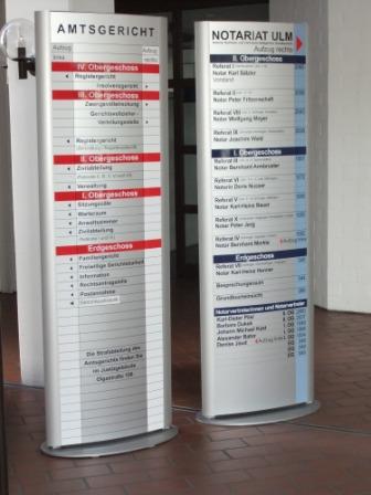 Informationstafeln im Foyer des Amtsgerichts Ulm
